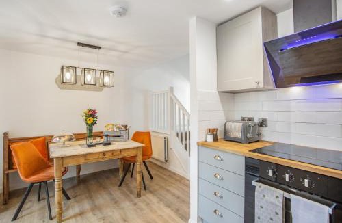 Haltwhistle House | Hillside Cottage