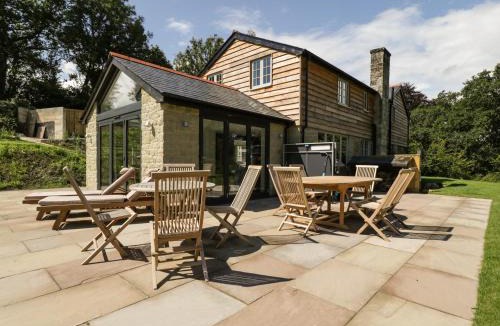 Shaftesbury House | Hillside Cottage