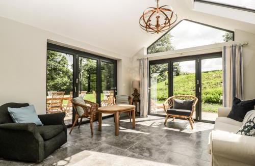 Shaftesbury House | Hillside Cottage