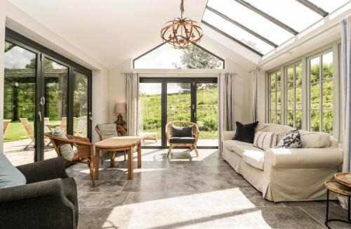 Shaftesbury House | Hillside Cottage