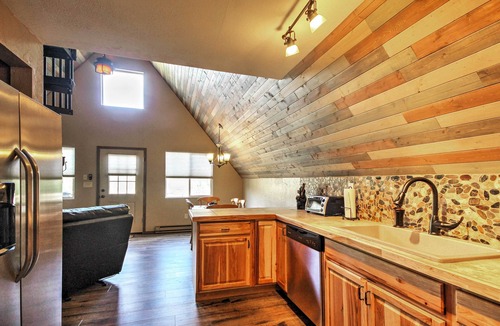 Cripple Creek Cabin | Hillside Cripple Creek Cabin w/Hot Tub, Mtn Views