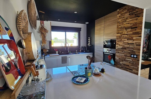 Castanet-Tolosan House | Hillside family home