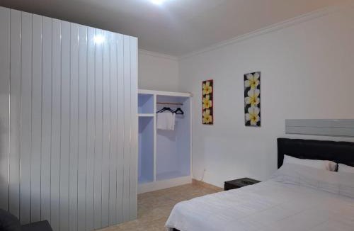 Sawan House | Hillside guest house and restaurant