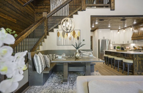 Broken Bow Cabin | Hillside Harmony - hot tub, luxury shower room, patio Pine Lake Broken Bow