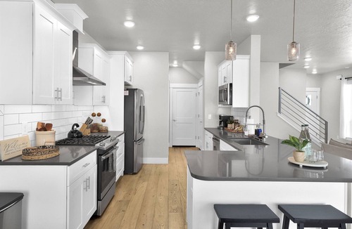 North End House | Hillside Harmony Luxury Comfort