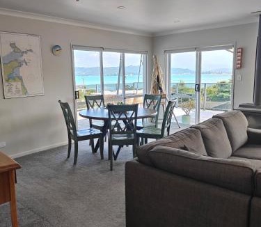 Whitianga House | Hillside Haven