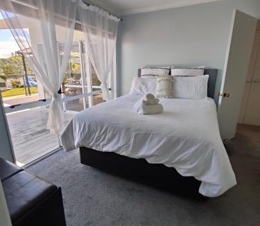 Whitianga House | Hillside Haven