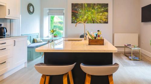 Beeley Apartment | Hillside Haven, panoramic views Nr Bakewell