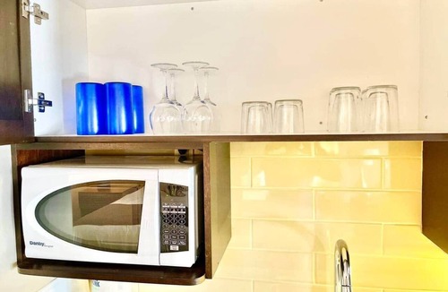 Oro-Medonte Apartment | Hillside Haven: Serene Studio Retreat for 4