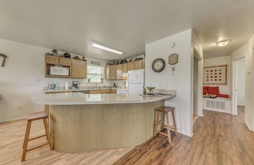 Ruidoso Cottage | Hillside Haven w/Deck < 2 Miles to Dwtn Ruidoso!
