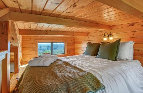 Brookville House | Hillside Hideaway - Hot Tub