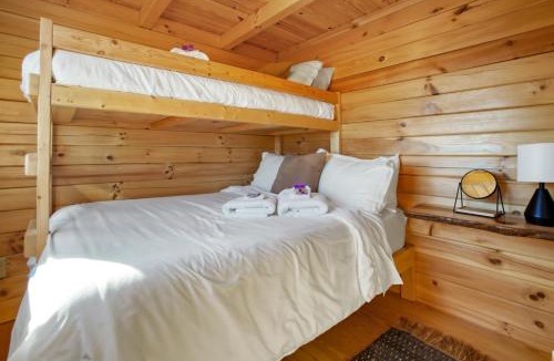 Brookville House | Hillside Hideaway - Hot Tub