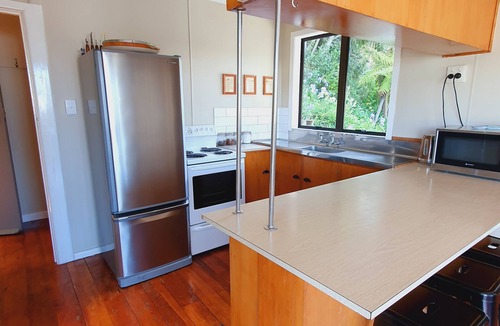 Mahia House | Hillside Hideaway