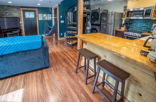 Lime Kiln Cabin | Hillside Hideaway + Firepit + Hot tub