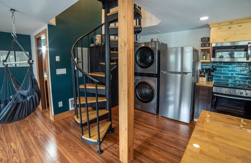 Lime Kiln Cabin | Hillside Hideaway + Firepit + Hot tub