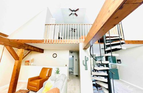Marietta Villa | Hillside Hideaway