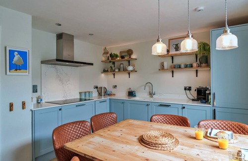 Kingsand Cottage | Hillside House