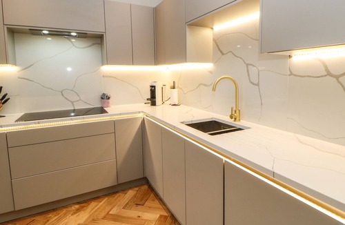 Aysgarth Cottage | HILLSIDE HOUSE, pet friendly, with open fire in West Witton