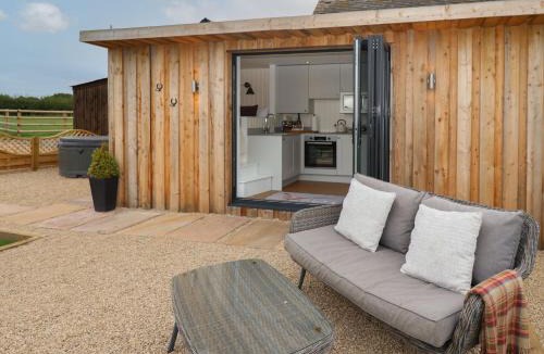 Radbourne House | Hillside Hut