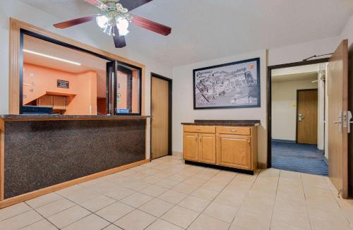 Martinsburg Hotel | Hillside Inn & Suite