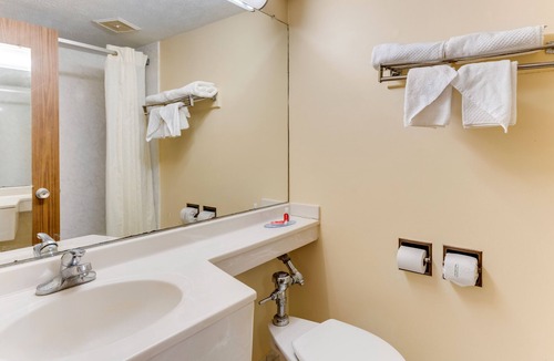 Binghamton Hotel | Hillside Inn & suites