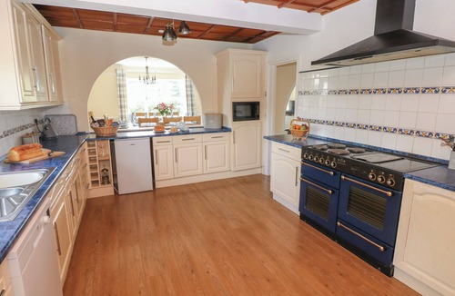 Tirabad Cottage | Hillside Lodge