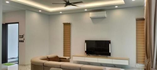 Kampung Bukit Merbah House | Hillside Loft 4Bed5Bath1King5Queen1SofaBed 16pax