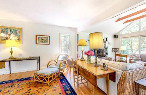 Chilmark House | Hillside Oak