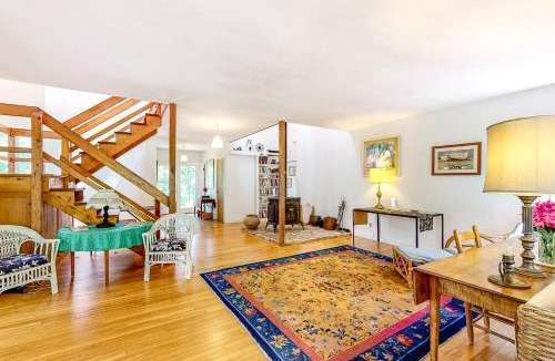 Chilmark House | Hillside Oak