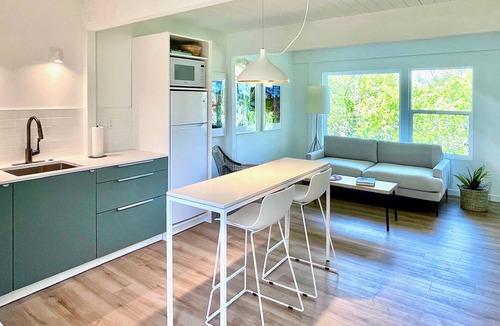 San Rafael House | Hillside Oasis between San Francisco & Napa. Big Views + Pool!