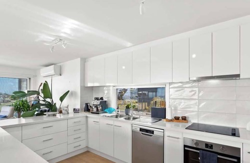 San Remo House | Hillside Ocean View San Remo