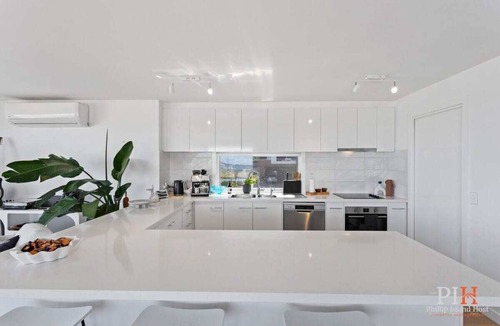 San Remo House | Hillside Ocean View San Remo