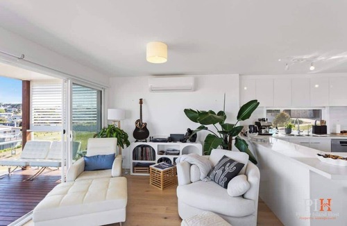 San Remo House | Hillside Ocean View San Remo