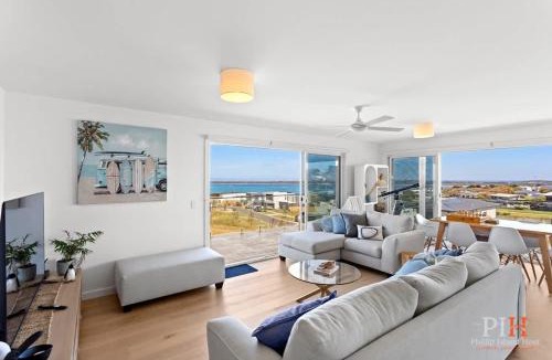 San Remo House | Hillside Ocean View San Remo