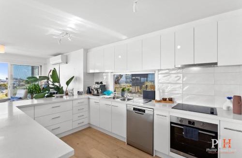 San Remo House | Hillside Ocean View San Remo