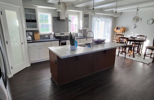 Rome House | Hillside Relaxation in Endless Mountains. Minutes from Tioga Downs. Sleeps 8