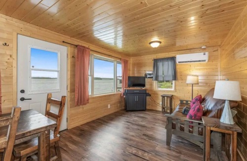 Phelps Cabin | Hillside Resort Cabin #5
