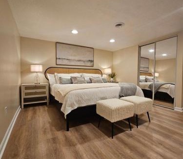 Ashley Oaks House | Hillside Retreat