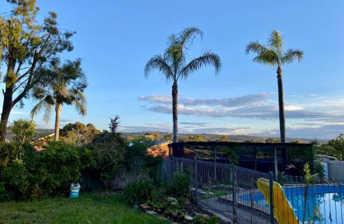 Flagstaff Hill House | Hillside Retreat with Pool