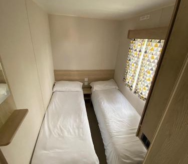 Allhallows Other | Hillside Sleeps 6