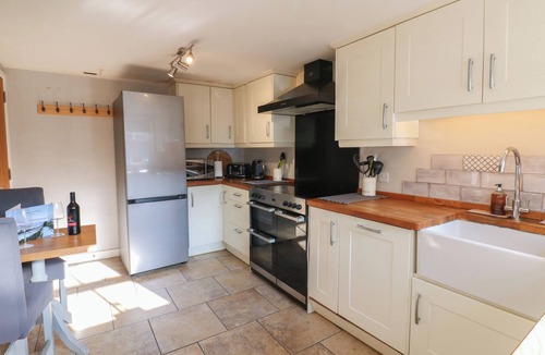 Gayle Cottage | HILLSIDE VIEW, pet friendly, with open fire in Hawes