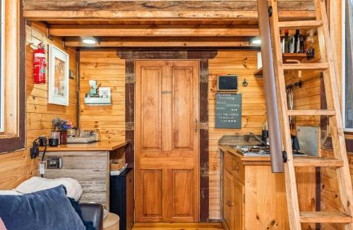 Taradale House | Hillsview Cottage by Tiny Away