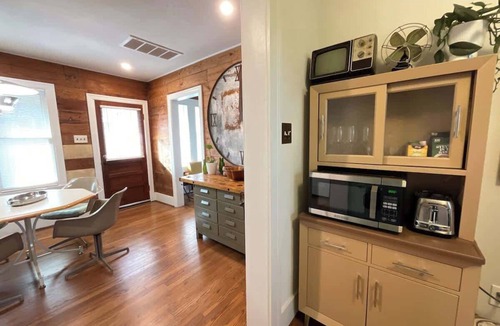 Greater Heights Apartment | hilltop: 2BR, pool, hot tub, Easy World Cup Access