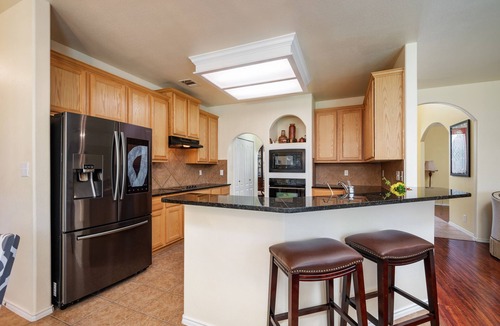 Scenic Oaks House | Hilltop 5BR Retreat, Game Lounge Chef’s Kitchen