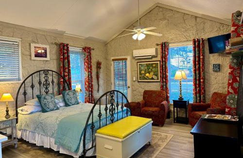 Bandera Ski Chalet | Hilltop Cottage, Historic Silver Spur Dance Hall