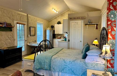 Bandera Ski Chalet | Hilltop Cottage, Historic Silver Spur Dance Hall