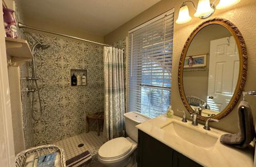 Bandera Ski Chalet | Hilltop Cottage, Historic Silver Spur Dance Hall