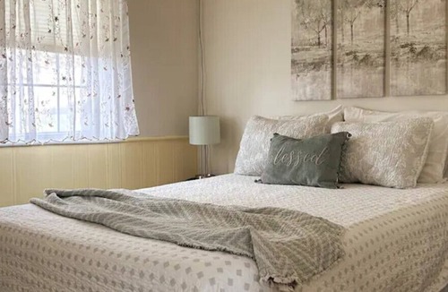 Lewisburg House | Hilltop Cottage