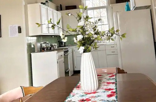 Lewisburg House | Hilltop Cottage