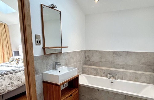 Nettleton Cottage | Hilltop Cottage with amazing views